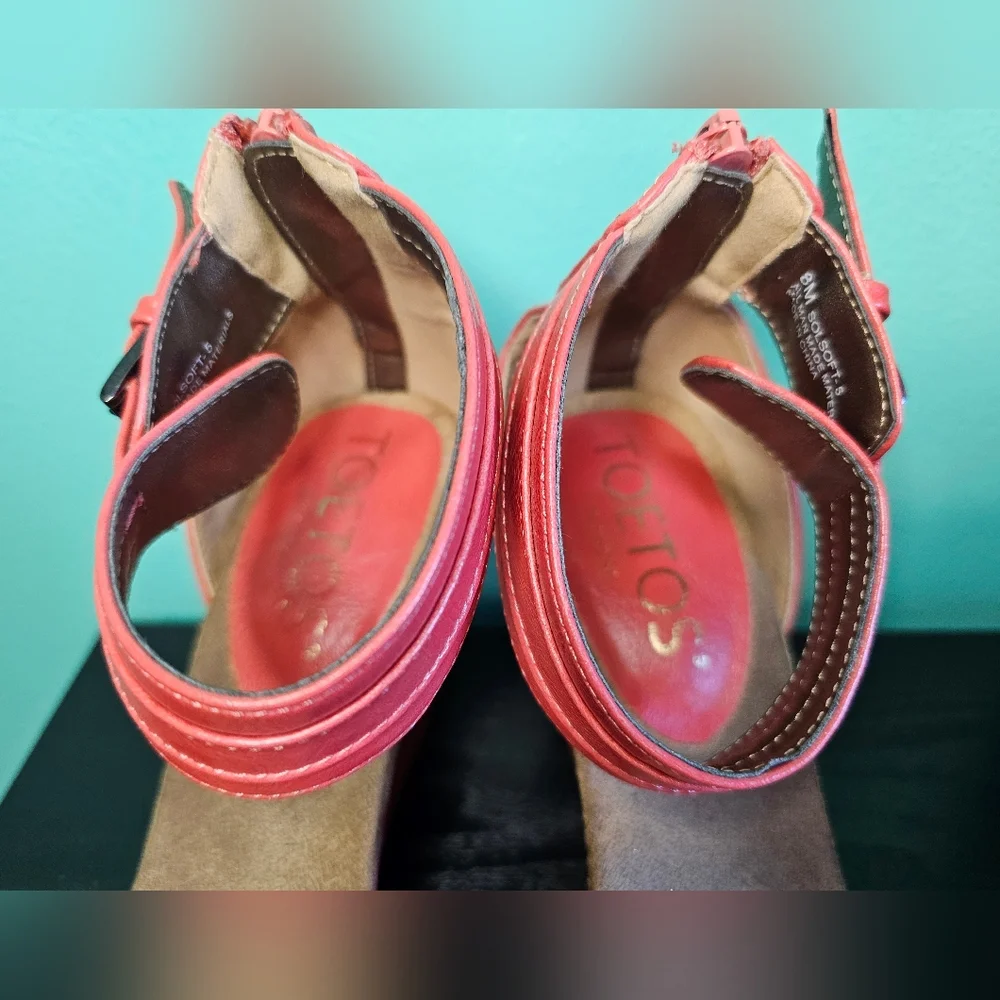 Toetos Pink Faux Leather Wedge Sandals Women's Size 8M